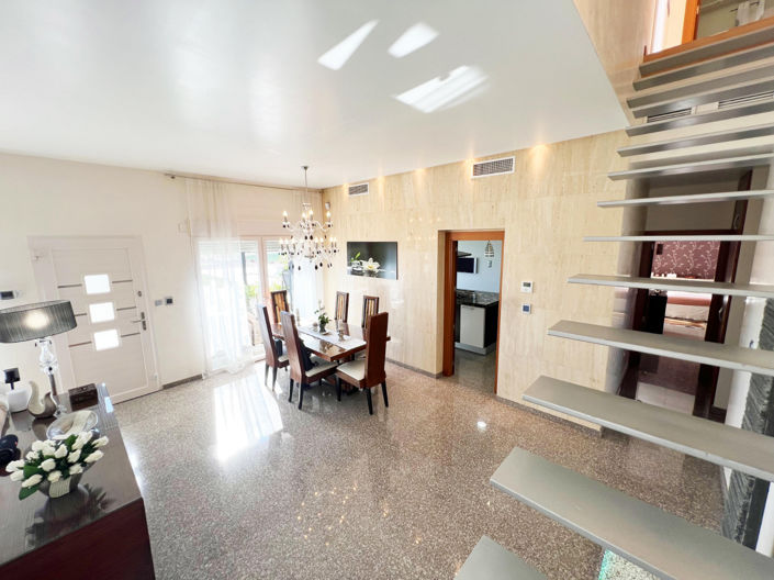 Image No.22-5 Bed Villa for sale