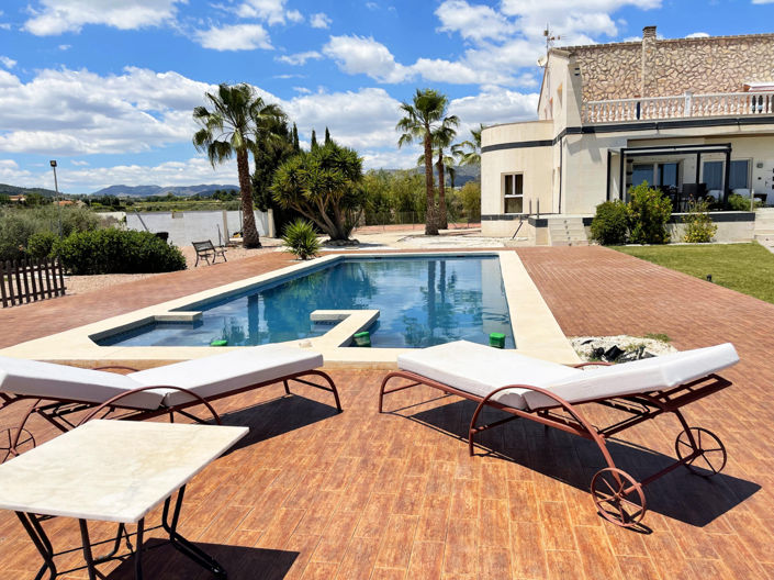 Image No.3-5 Bed Villa for sale