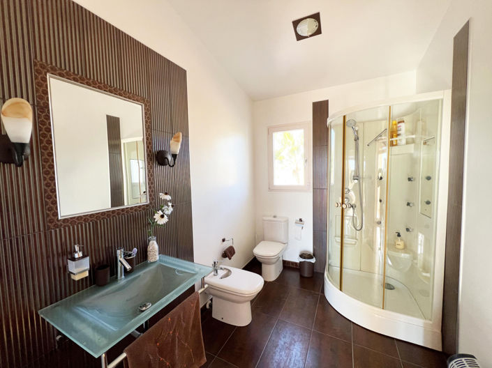 Image No.36-5 Bed Villa for sale