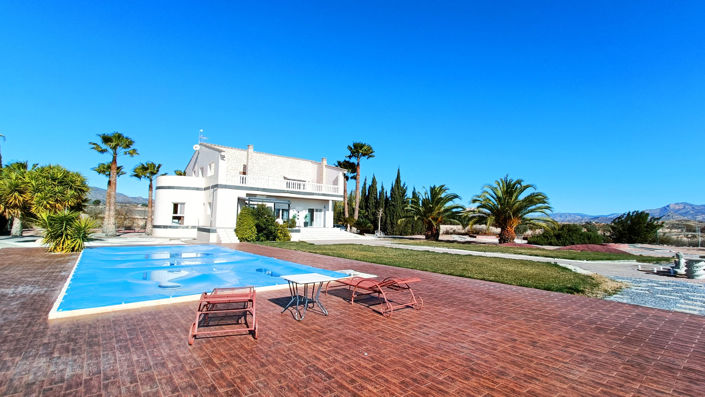 Image No.5-5 Bed Villa for sale