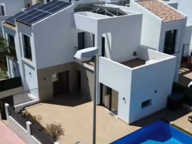 Image No.18-4 Bed Villa for sale