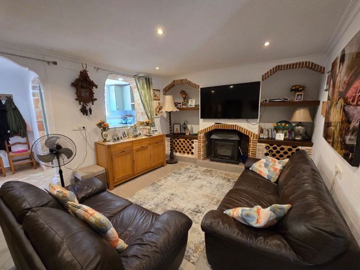 Image No.11-3 Bed Townhouse for sale