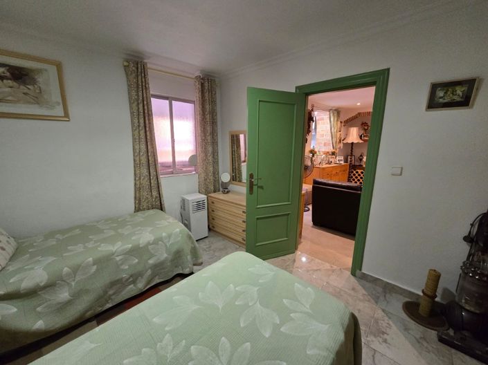 Image No.18-3 Bed Townhouse for sale