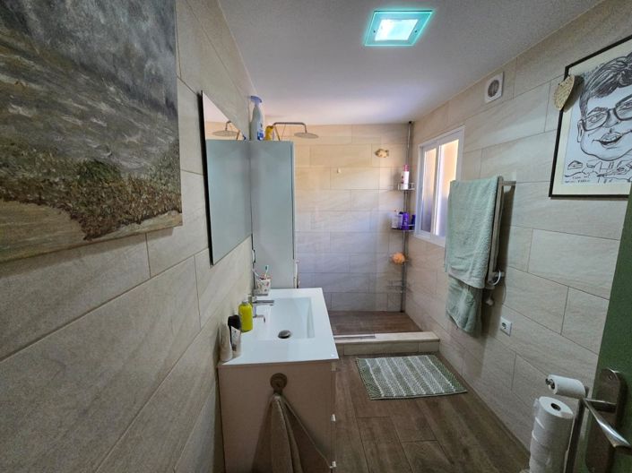 Image No.19-3 Bed Townhouse for sale