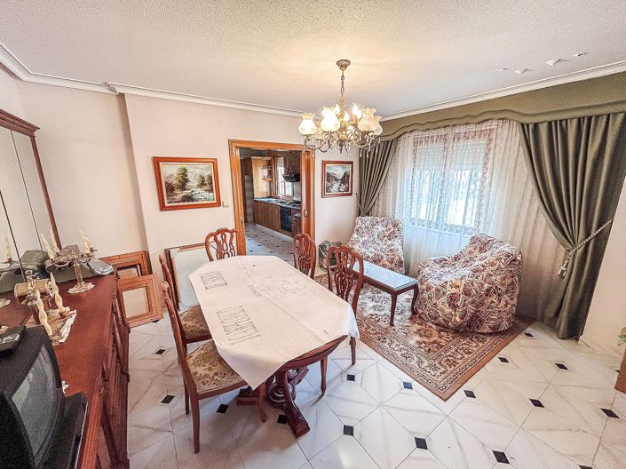 Image No.2-Propriété de 6 chambres à vendre à Monóvar