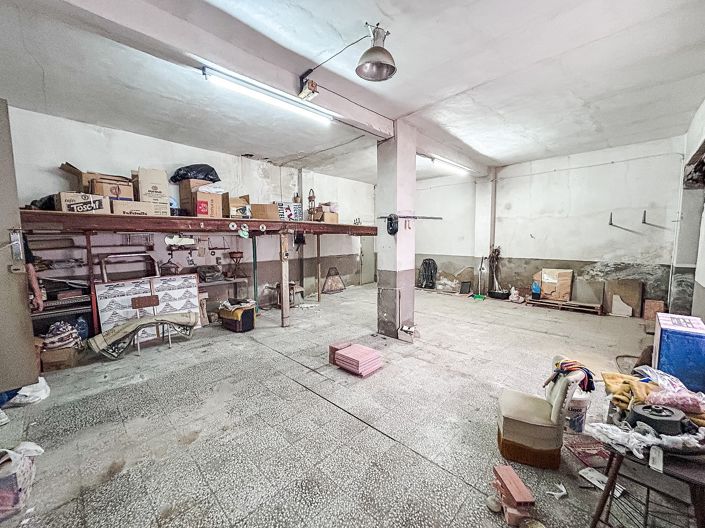 Image No.26-6 Bed Property for sale