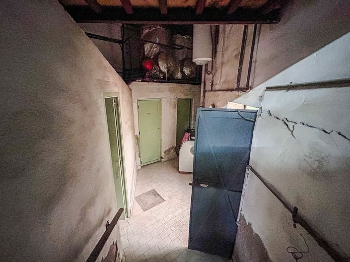 Image No.29-6 Bed Property for sale