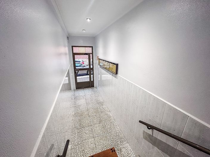 Image No.18-3 Bed Apartment for sale