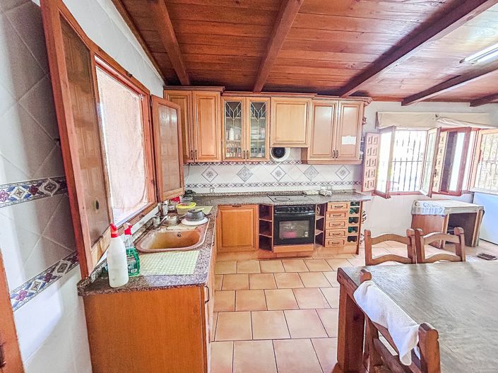 Image No.22-4 Bed House for sale