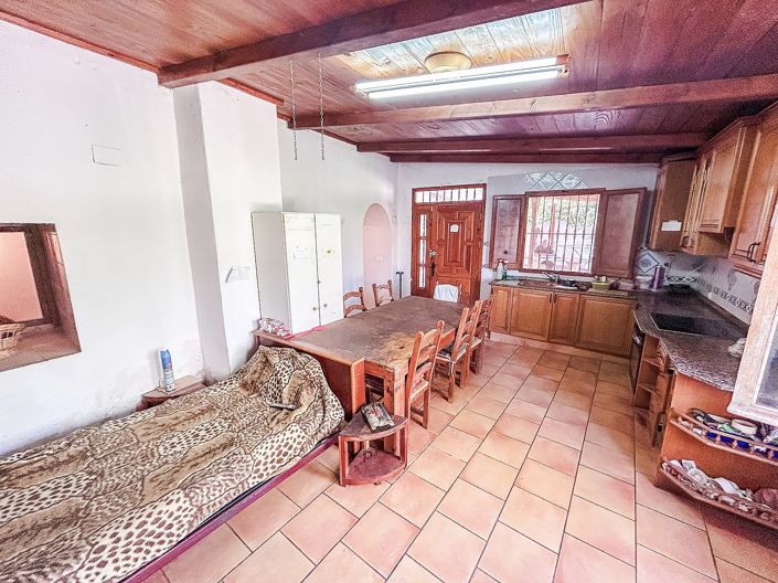 Image No.26-4 Bed House for sale