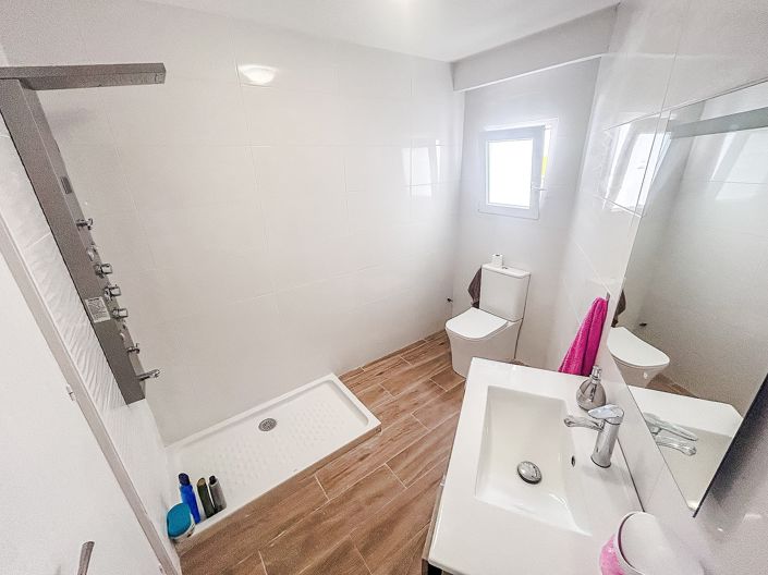 Image No.12-4 Bed Apartment for sale