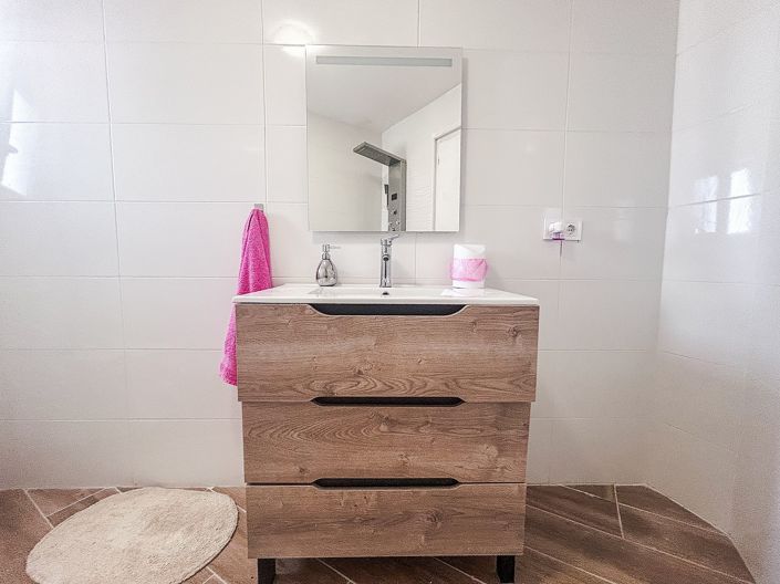 Image No.15-4 Bed Apartment for sale