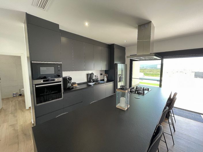 Image No.8-3 Bed Villa for sale