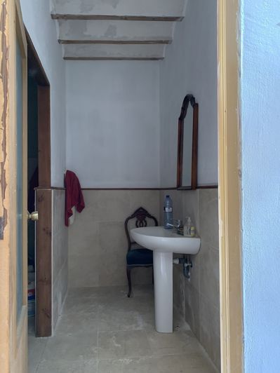 Image No.5-2 Bed House for sale