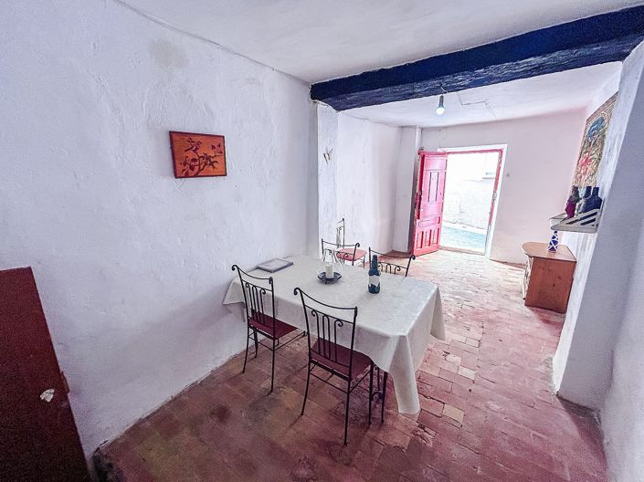 Image No.22-4 Bed Townhouse for sale