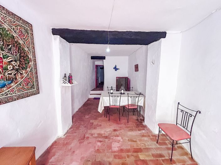 Image No.24-4 Bed Townhouse for sale