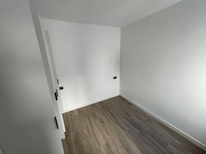 Image No.20-Apartment for sale