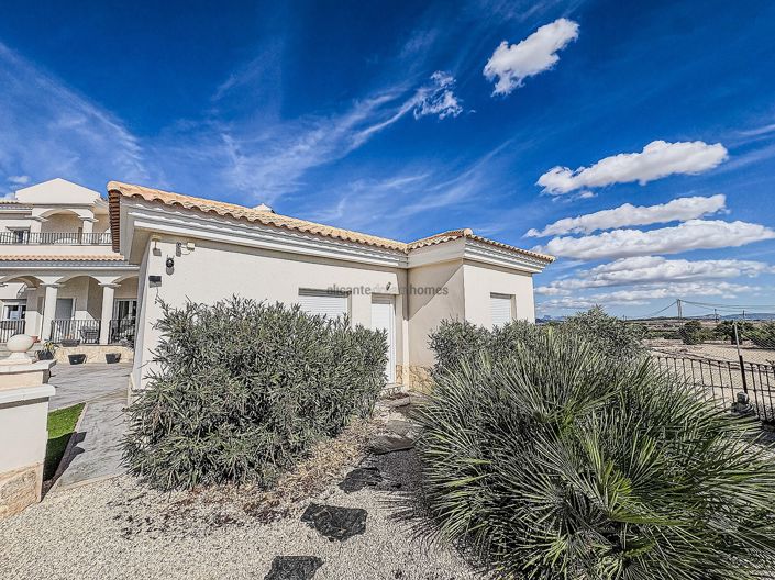 Image No.26-Villa de 4 chambres à vendre à Pinoso