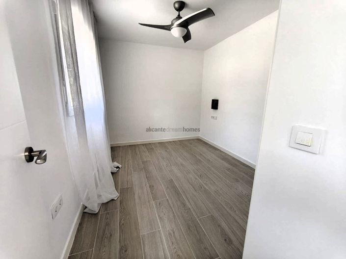 Image No.14-4 Bed Villa for sale