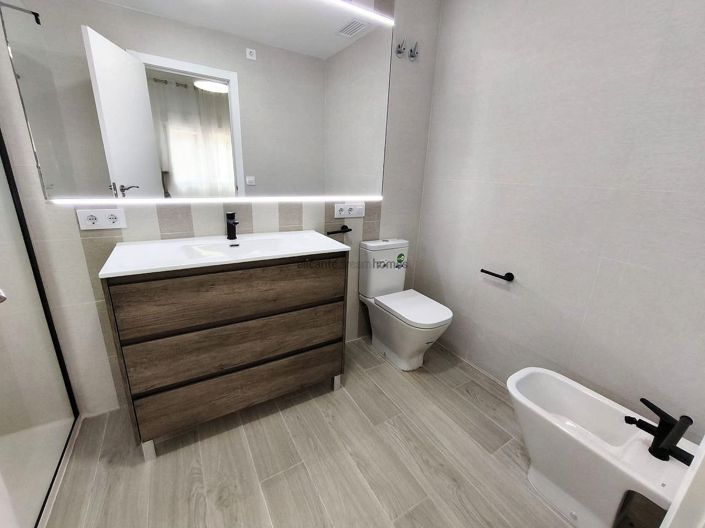 Image No.15-4 Bed Villa for sale