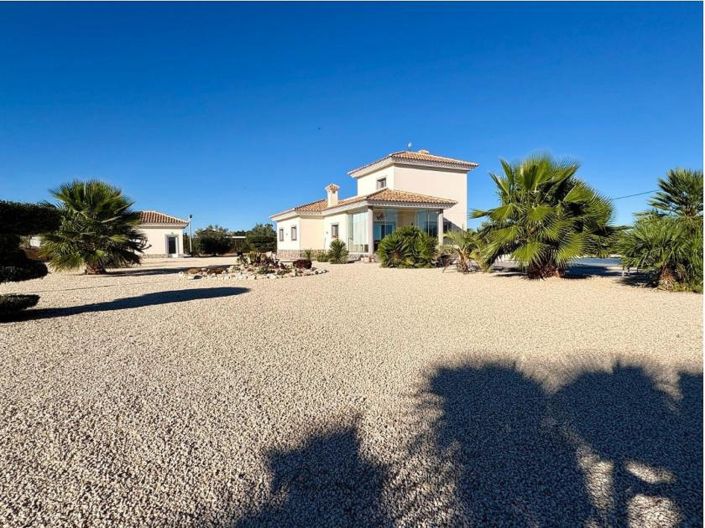 Image No.10-4 Bed Villa for sale