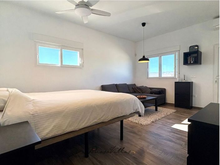 Image No.44-4 Bed Villa for sale