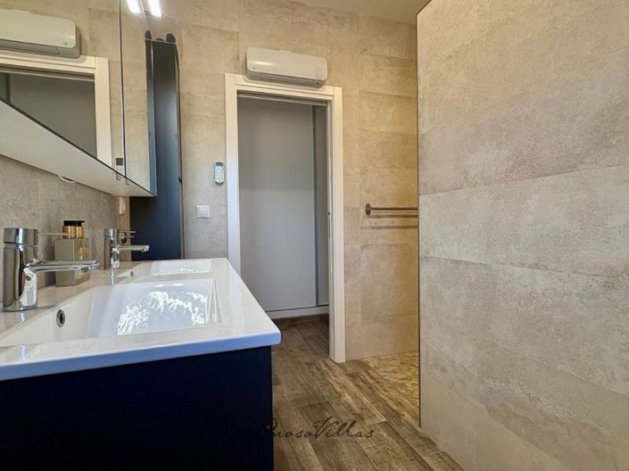 Image No.47-4 Bed Villa for sale