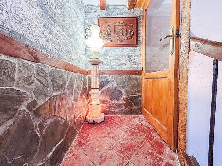 Image No.21-9 Bed Semi-Detached for sale