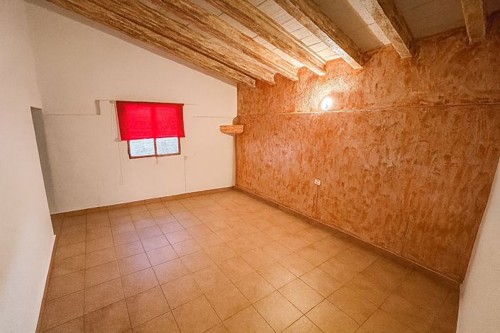 Image No.25-9 Bed Semi-Detached for sale