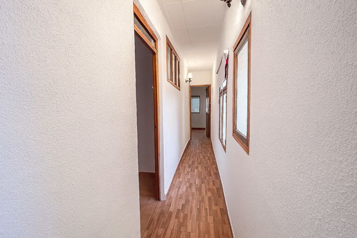 Image No.29-9 Bed Semi-Detached for sale