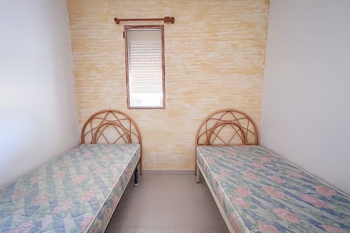 Image No.30-9 Bed Semi-Detached for sale