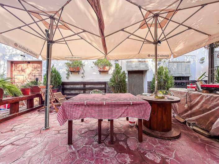 Image No.9-9 Bed Semi-Detached for sale