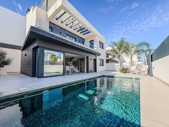 Image No.1-5 Bed Villa for sale