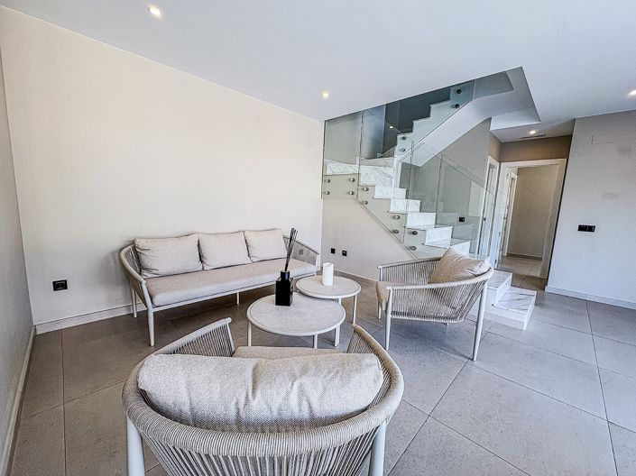 Image No.10-5 Bed Villa for sale