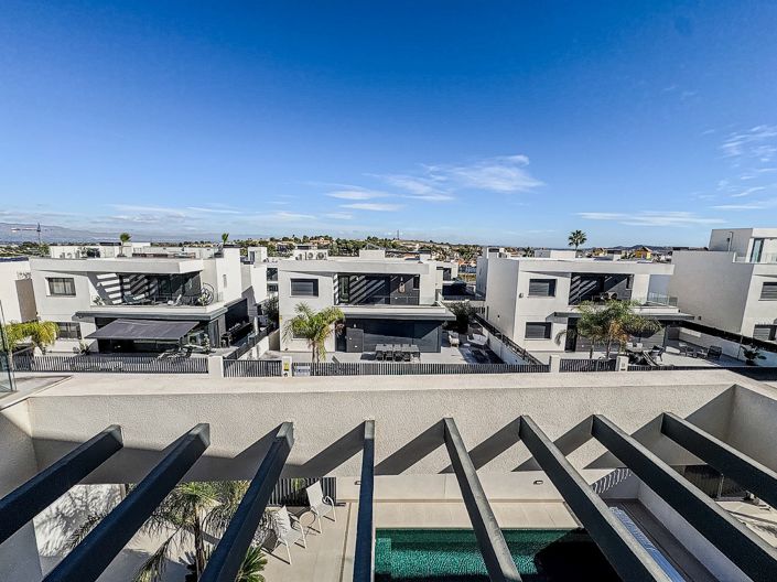 Image No.5-5 Bed Villa for sale