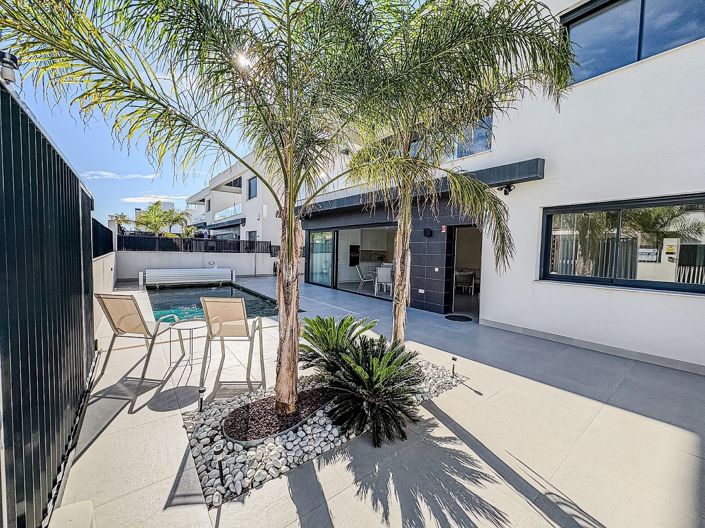 Image No.7-5 Bed Villa for sale