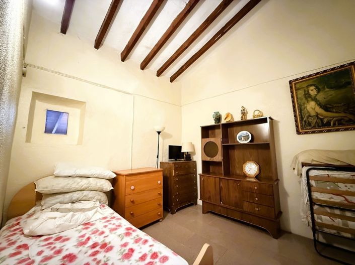 Image No.10-3 Bed Townhouse for sale