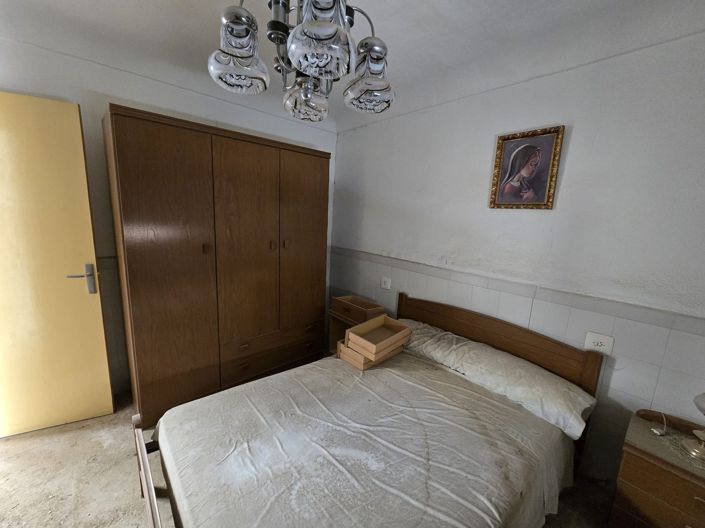 Image No.12-4 Bed Property for sale