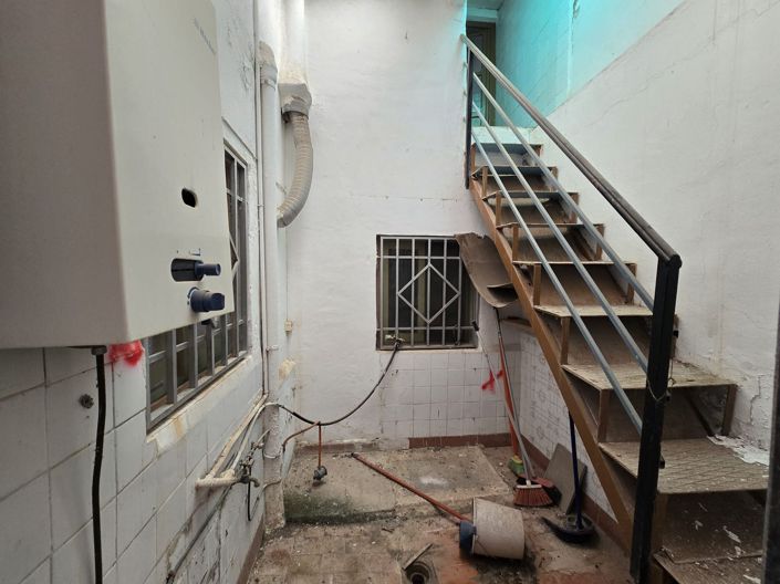 Image No.20-4 Bed Property for sale