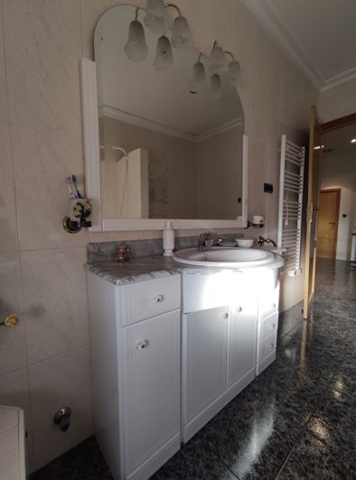 Image No.17-5 Bed Townhouse for sale