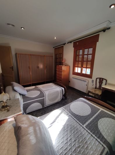 Image No.19-5 Bed Townhouse for sale