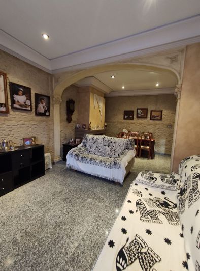 Image No.42-5 Bed Townhouse for sale