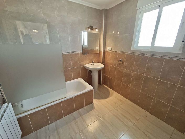 Image No.33-4 Bed Villa for sale