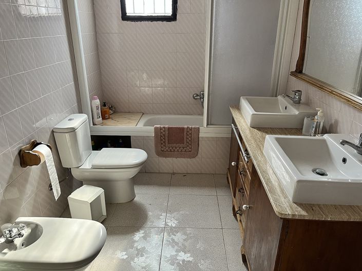 Image No.22-4 Bed Country House for sale