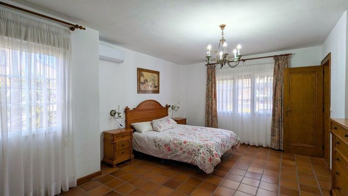 Image No.29-4 Bed Villa for sale