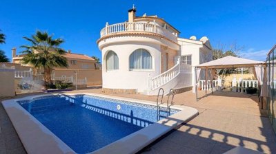 Villa de 3 chambres à vendre à Alicante