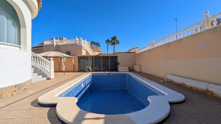 Image No.2-3 Bed Villa for sale