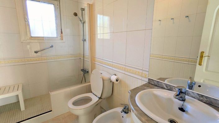 Image No.35-3 Bed Villa for sale