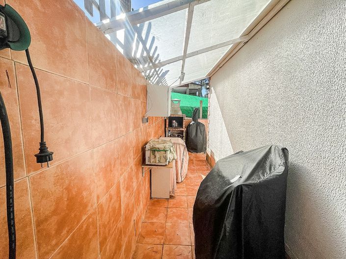 Image No.31-2 Bed Country House for sale