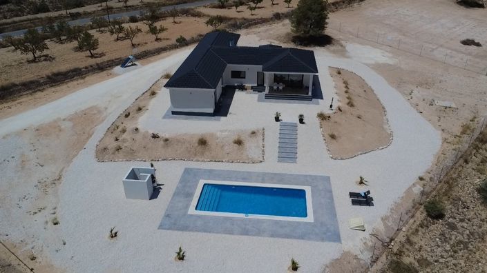 Image No.2-4 Bed Villa for sale